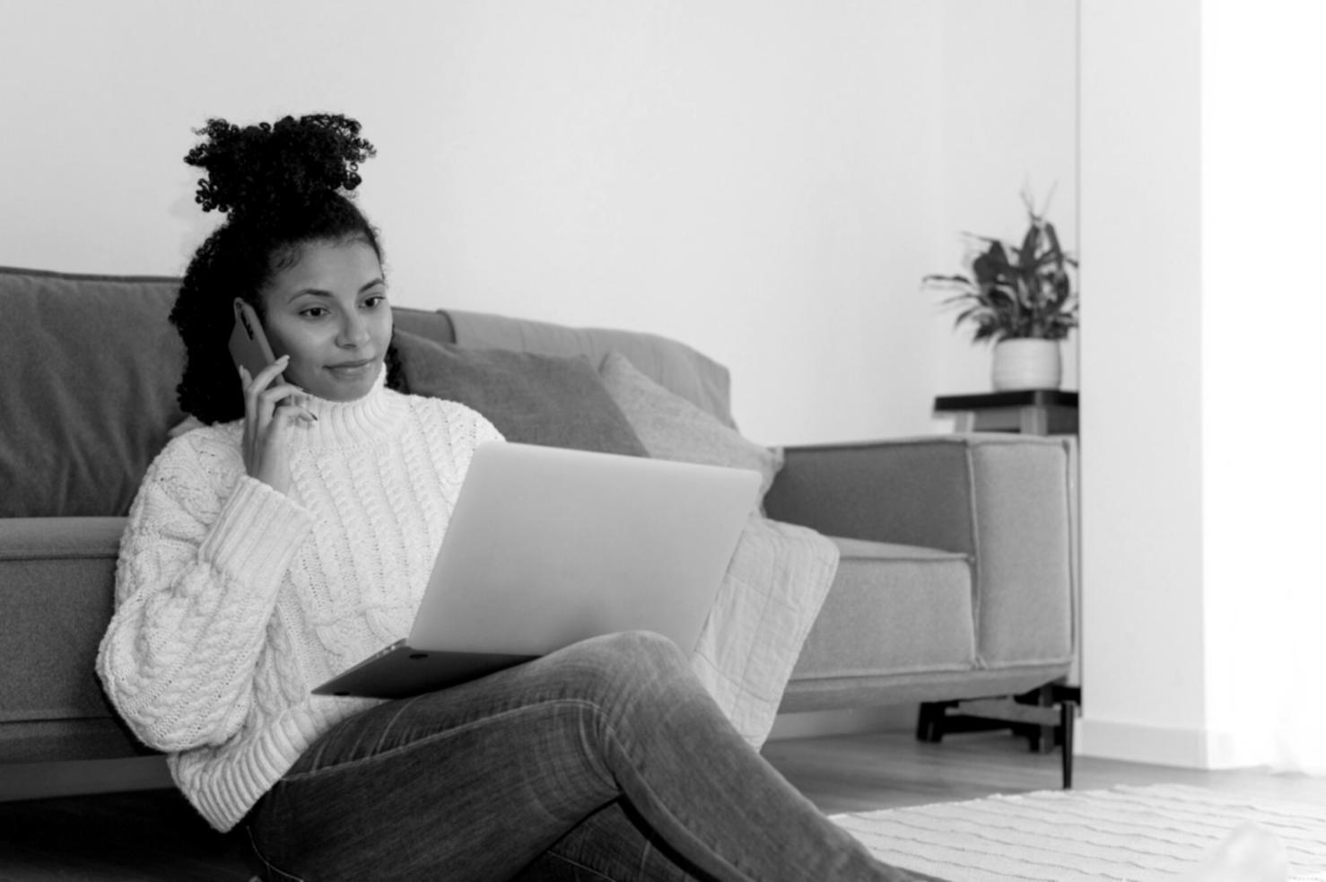 Professionelle Budgetberatung in modernem Büroumfeld